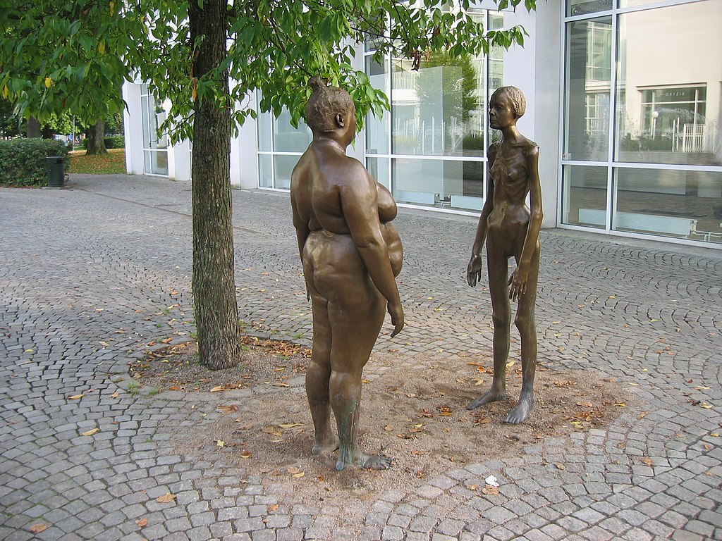 FOTO - Jag tänker på mig själv – Växjö ( 'I am thinking of myself - Växjö') by Marianne Lindberg De Geer, 2005, outside the art museum (Konsthallen) in Växjö, Sweden